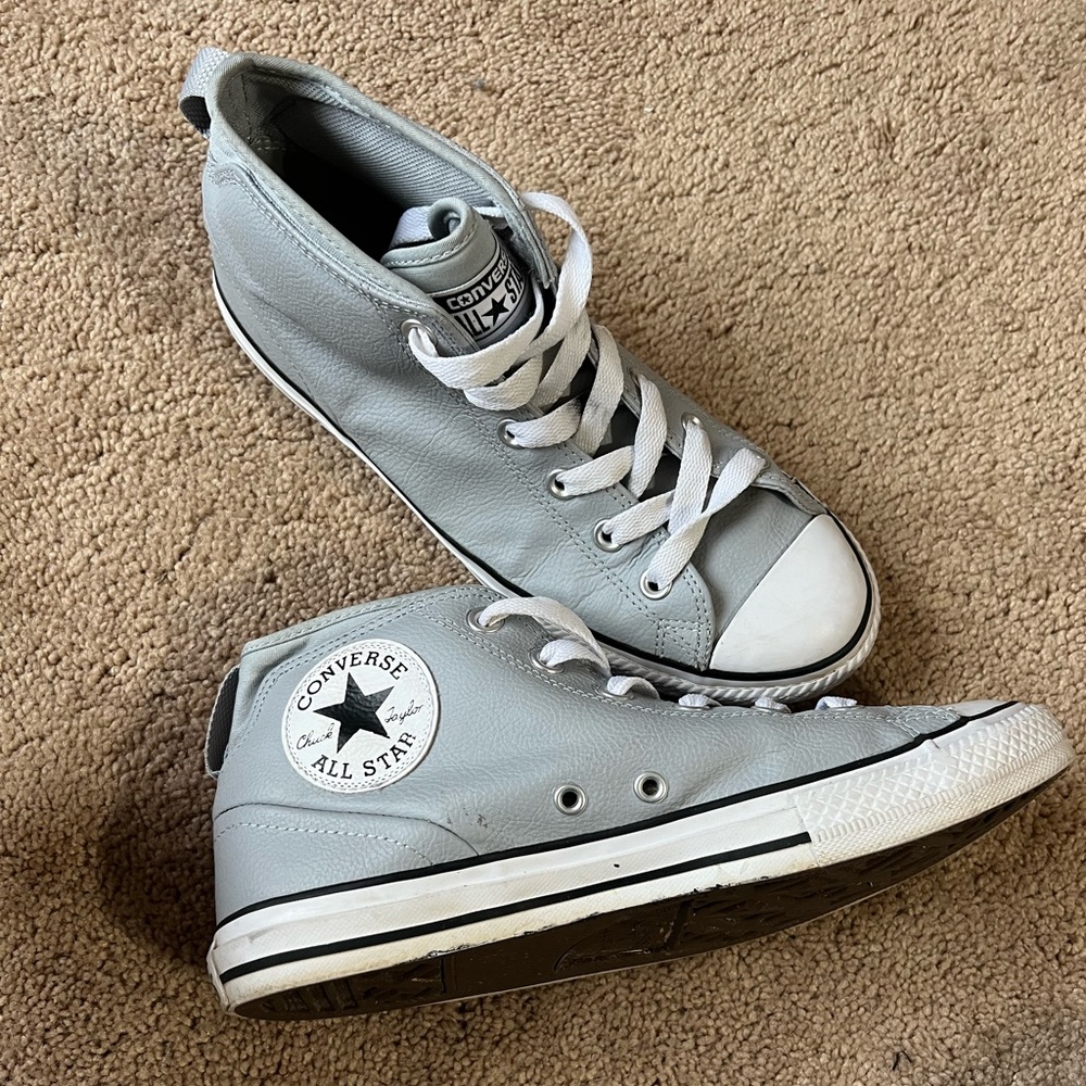Converse All Star Chuck Taylors Leather Sneakers Grey Mid Street Style Size 6